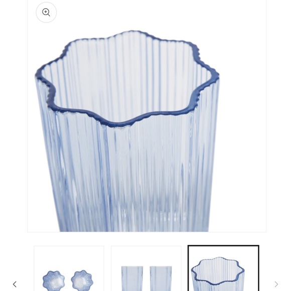 Elegant Blue Glass Tumblers - Picture 4 of 5